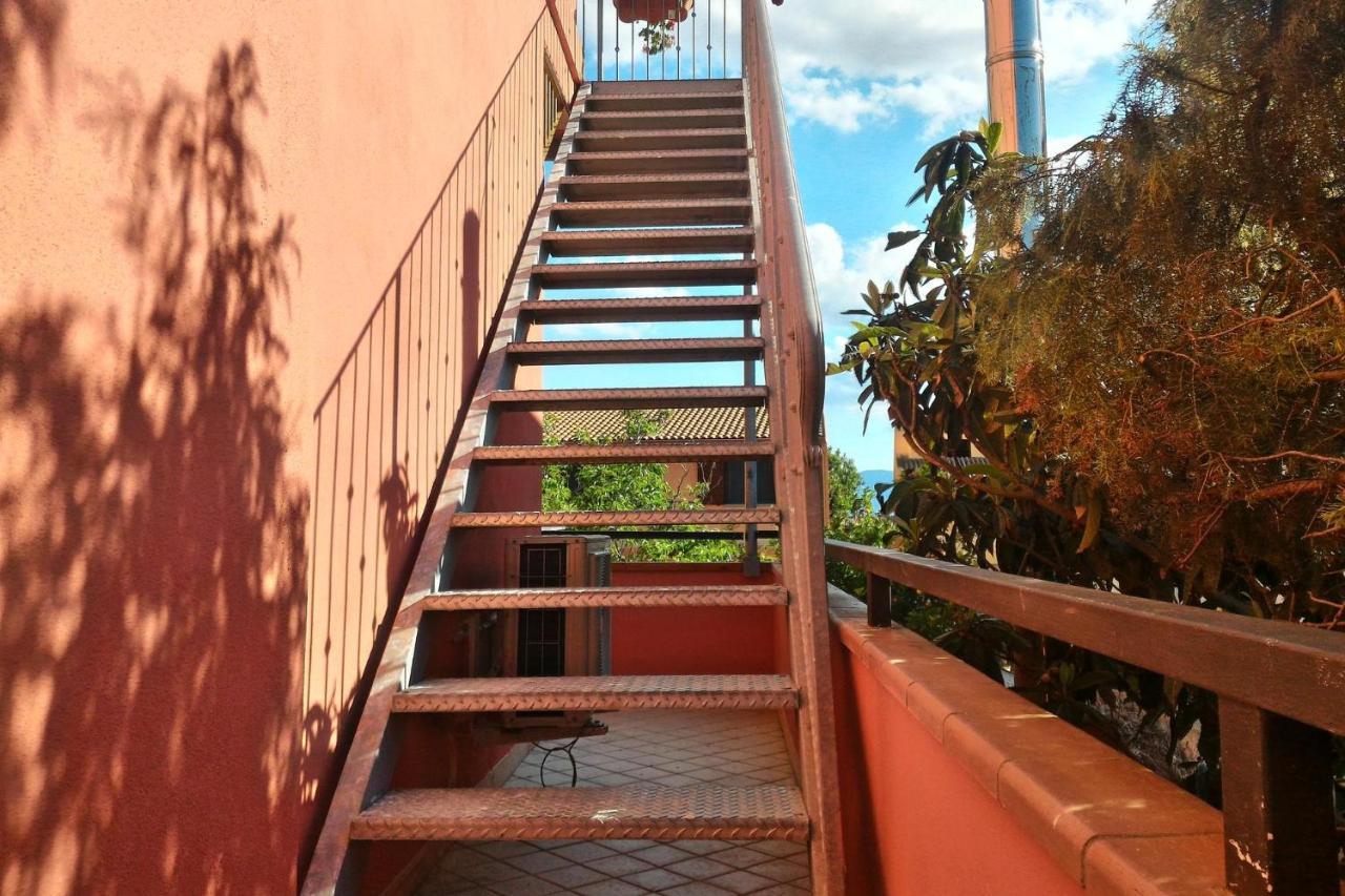 ساردارا Corona Bed & Breakfast المظهر الخارجي الصورة